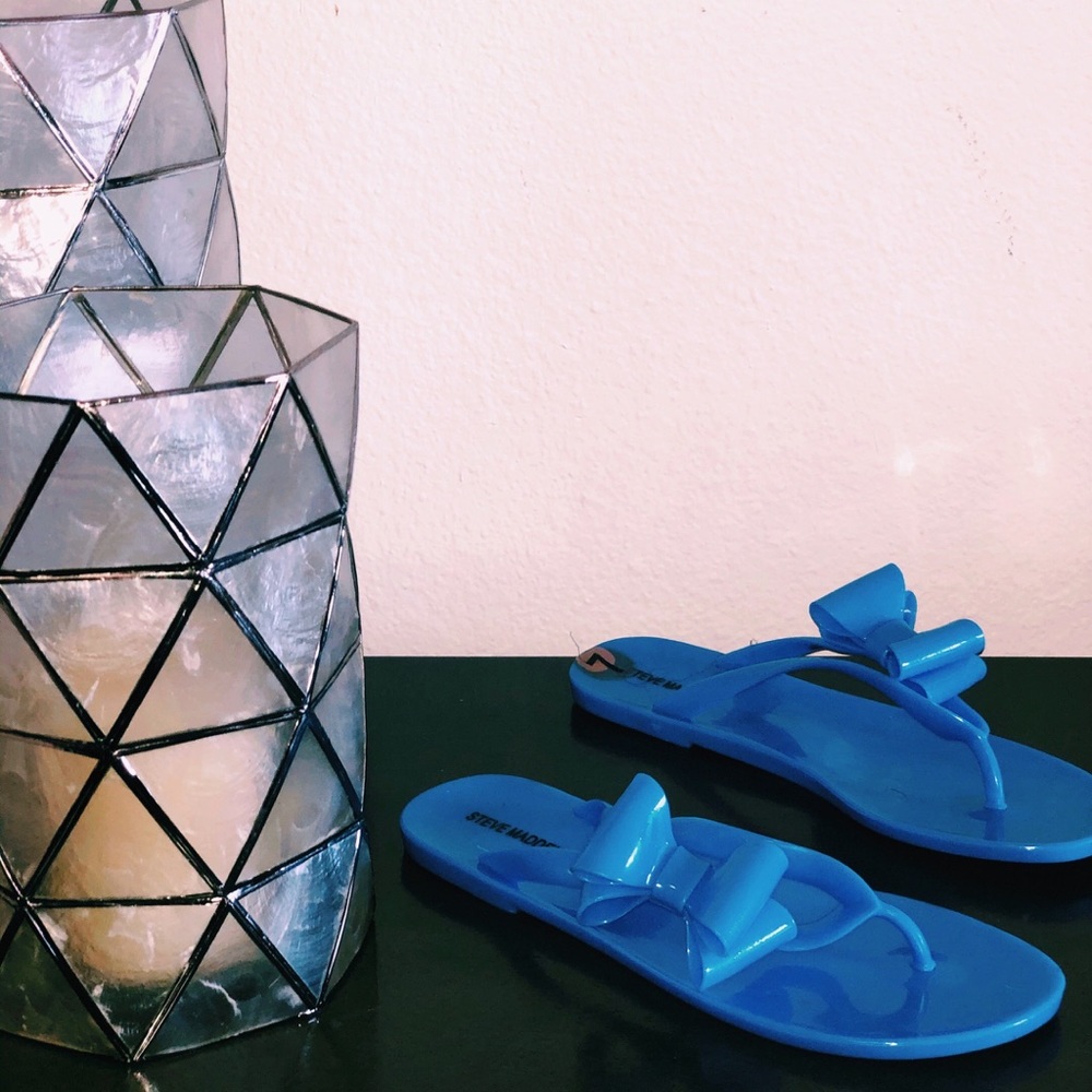 NWT Steve Madden Electric Blue Bow Thong Sandal